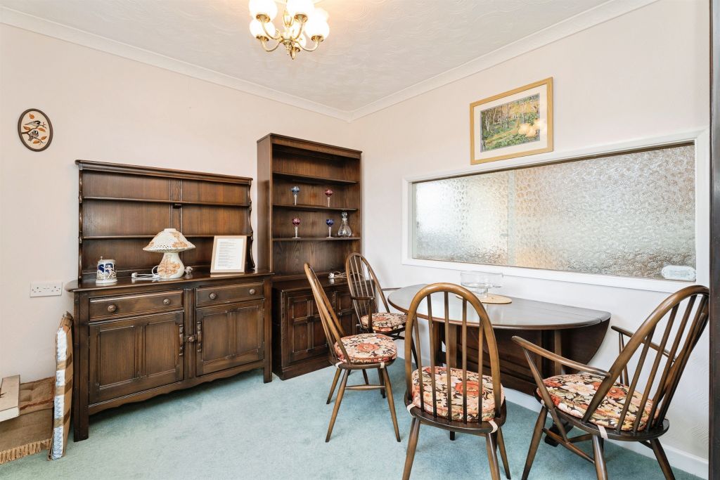 Property photo 3 of 17