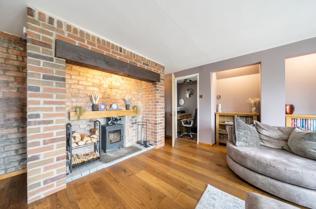 Property photo 3 of 25 -6A3A89B5E4535-l-1479412-17-6A396F7170E70