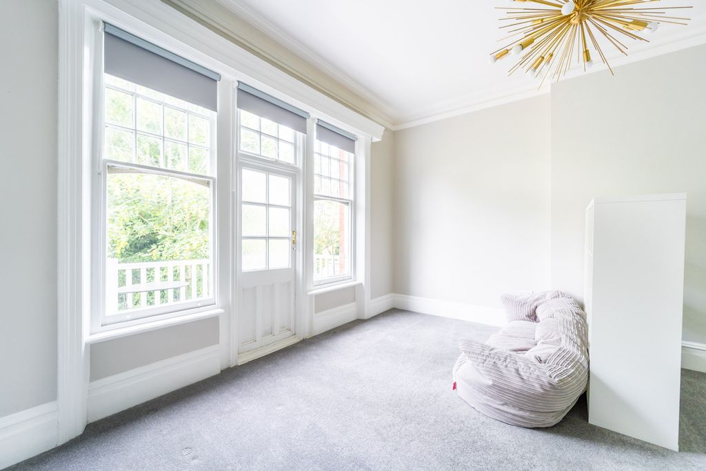 Property photo 2 of 8 Mba02696