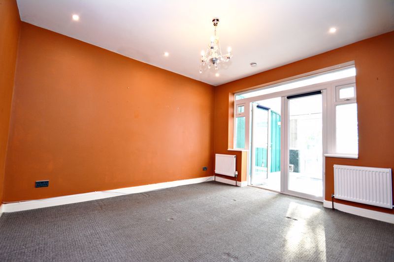 Property photo 3 of 9 Photo 9