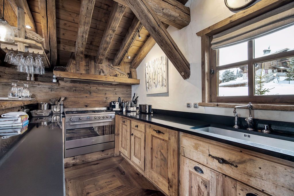 Property photo 2 of 12 Chalet For Sale In C