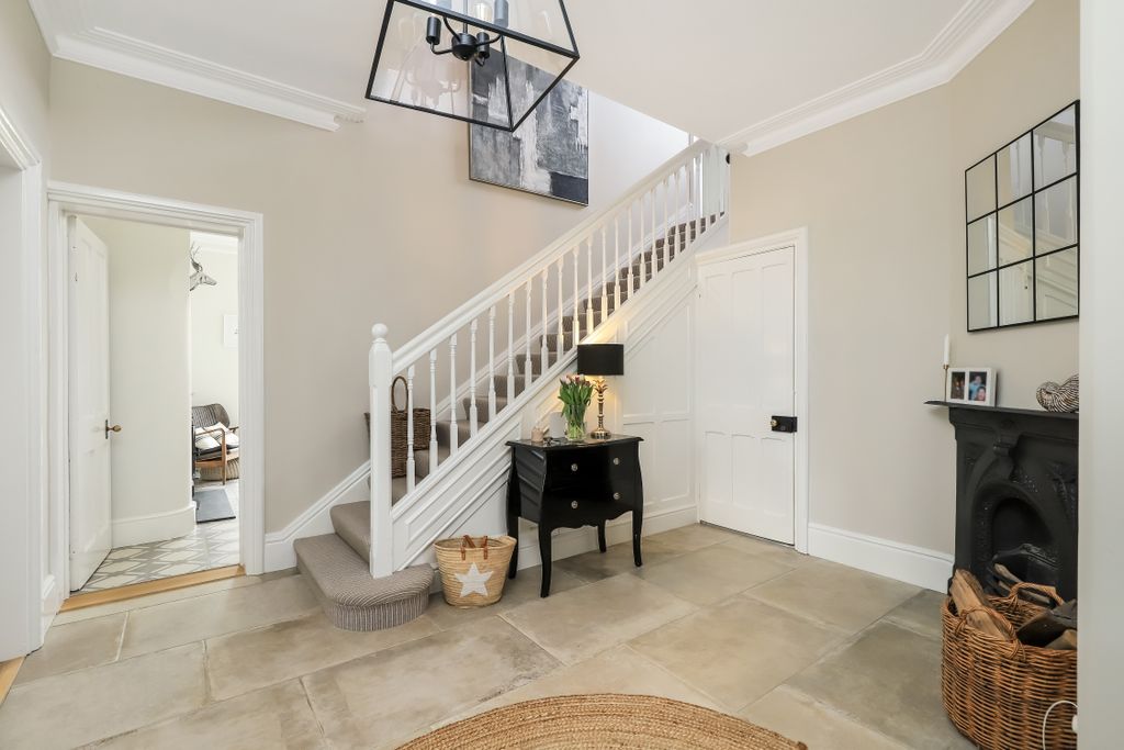 Property photo 3 of 33 Img_4104