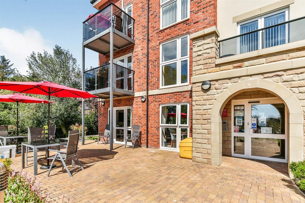 Property photo 1 of 17 Chestnut Court Terrace.Jpg