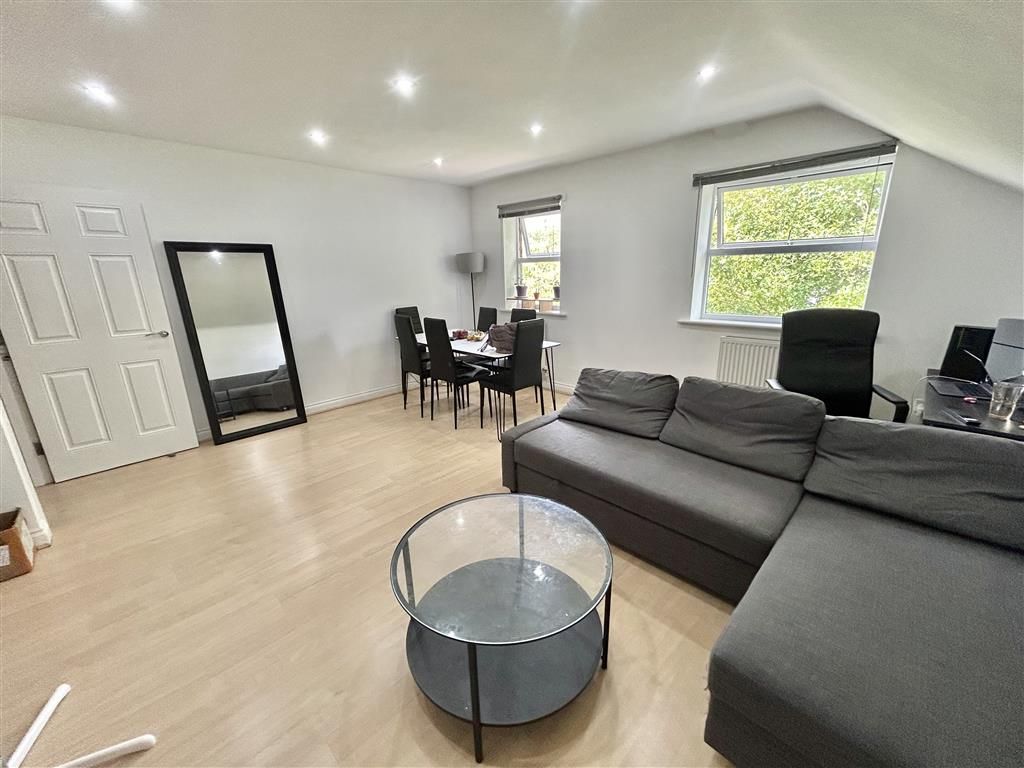 Property photo 2 of 9 Image