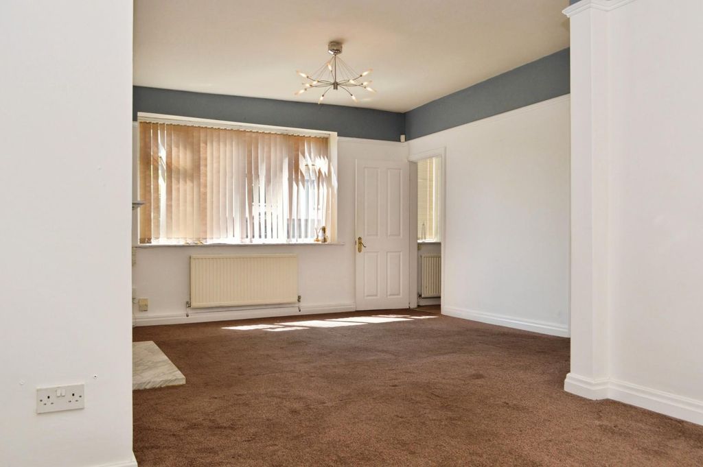Property photo 3 of 17 Ede965c8-Lounge..Jpg