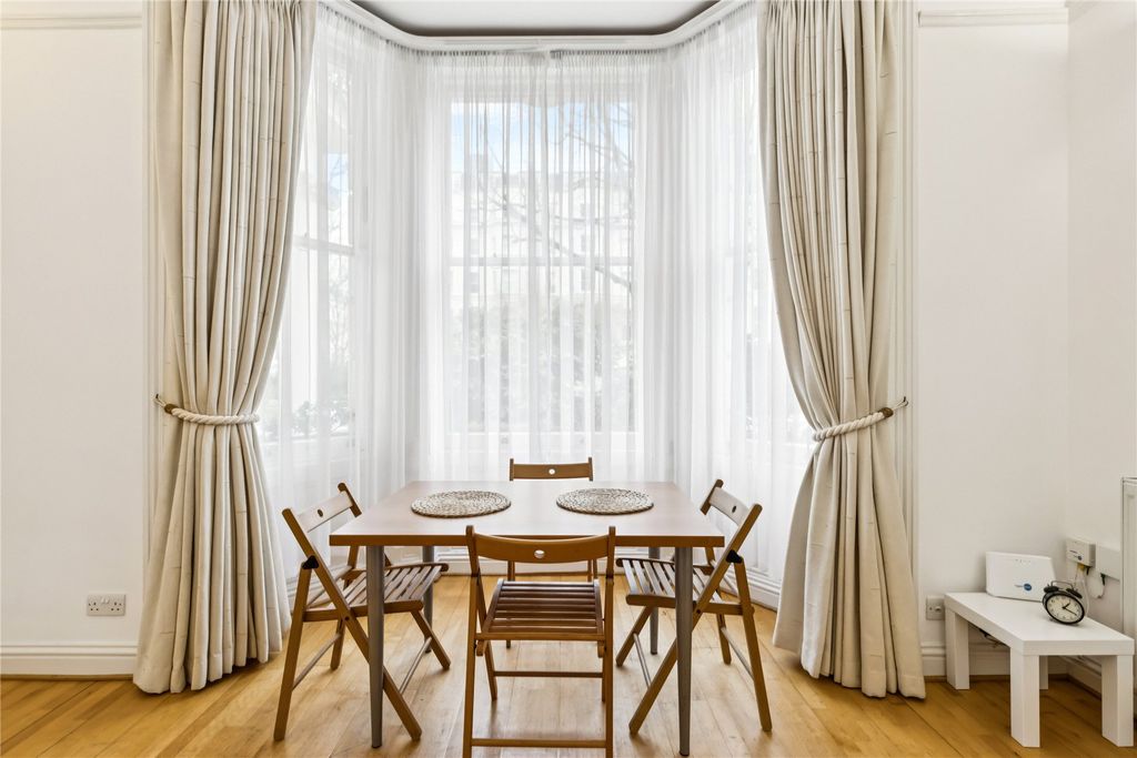 Property photo 2 of 16 Picture No. 18