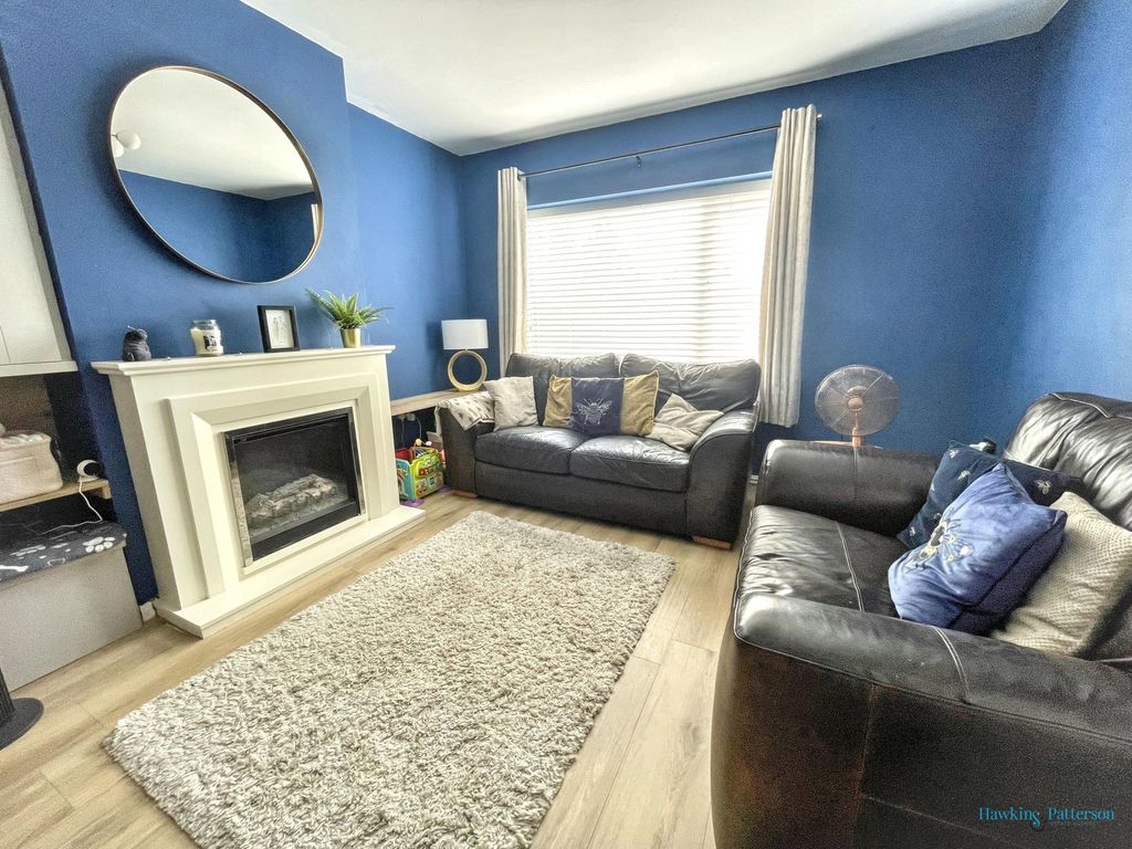 Property photo 2 of 17