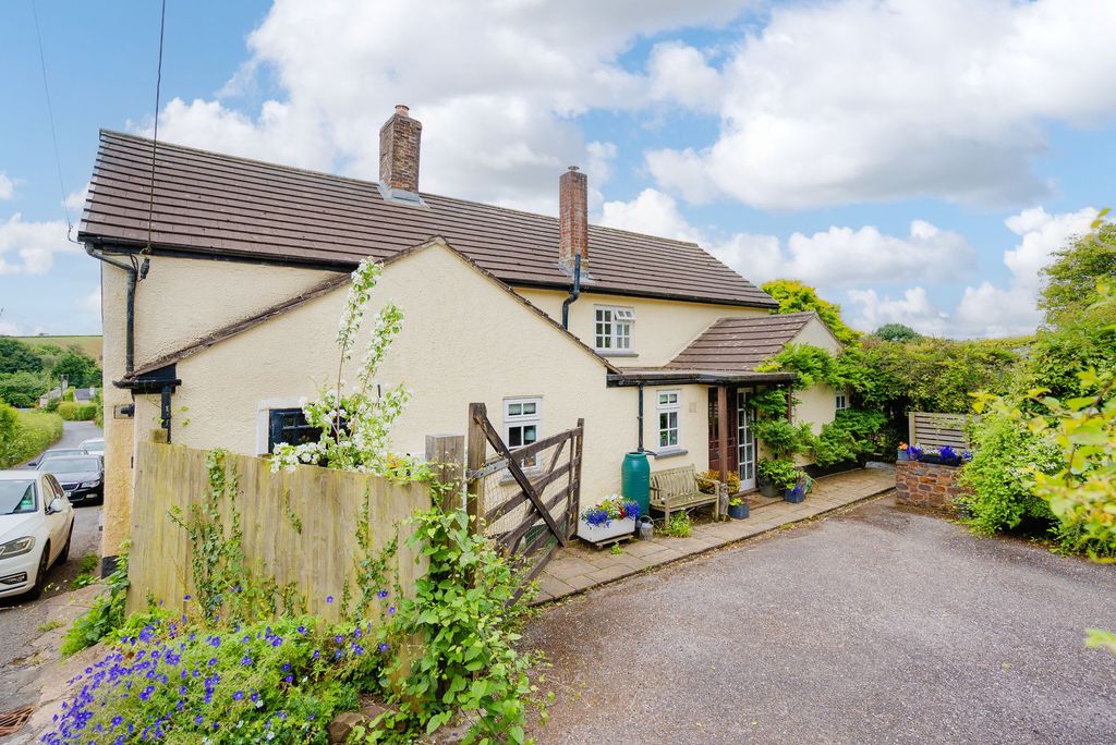 Property photo 1 of 31