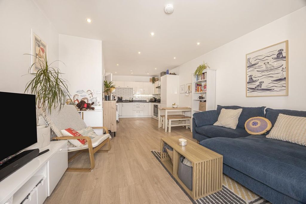 Property photo 3 of 14 3.Jpg