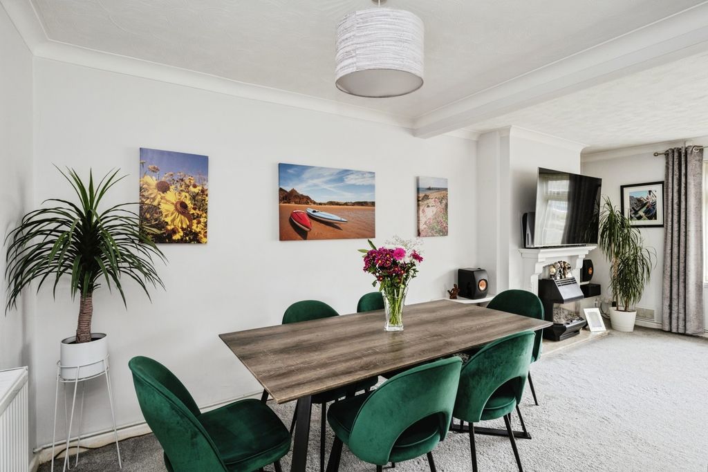 Property photo 3 of 25 Pbox-Img.Jpg