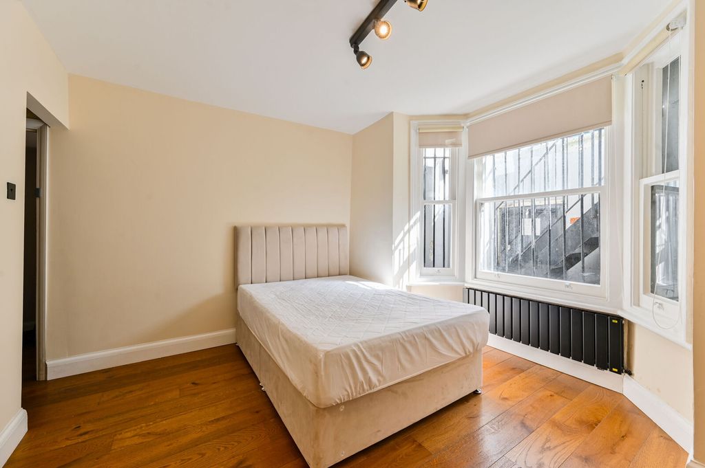 Property photo 2 of 6