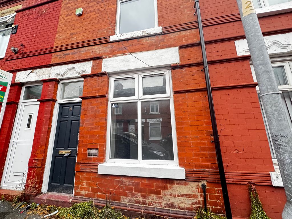 Property photo 1 of 11 Unfurnished 2 Bedroom Terraced Property
