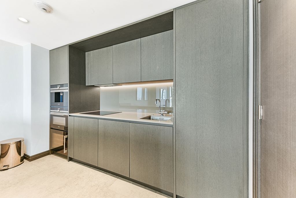 Property photo 3 of 11 Kitchen