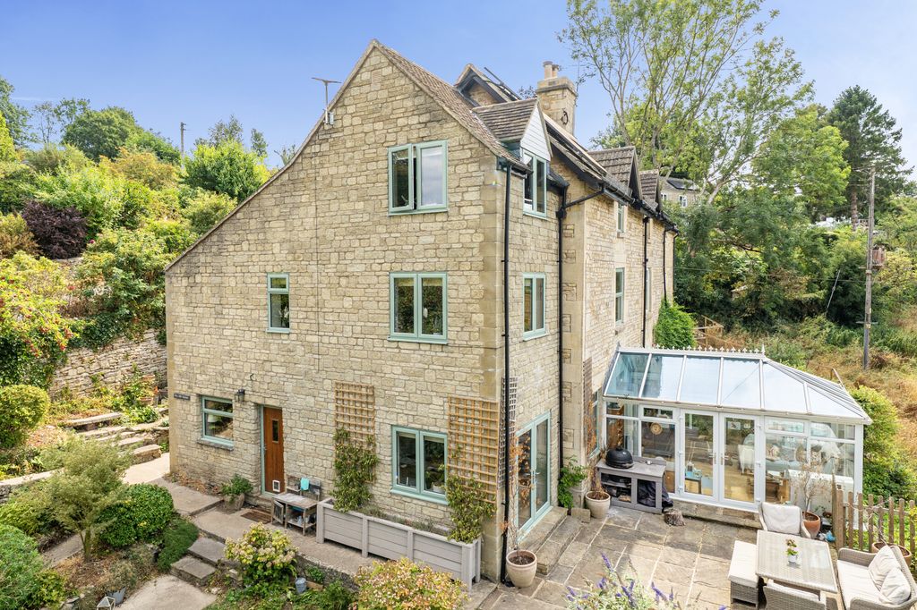 Property photo 1 of 30