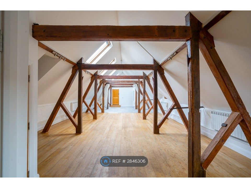Property photo 2 of 28