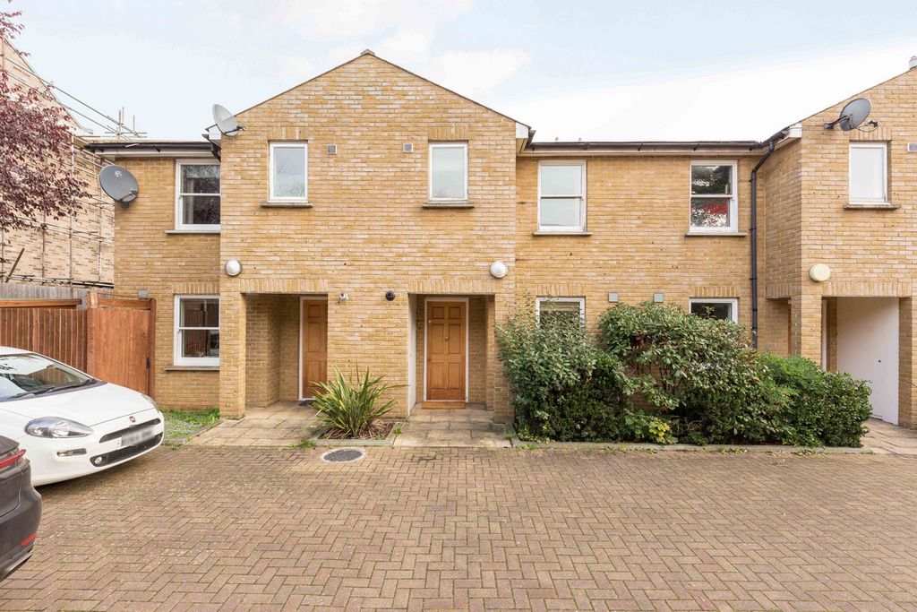 Property photo 2 of 17