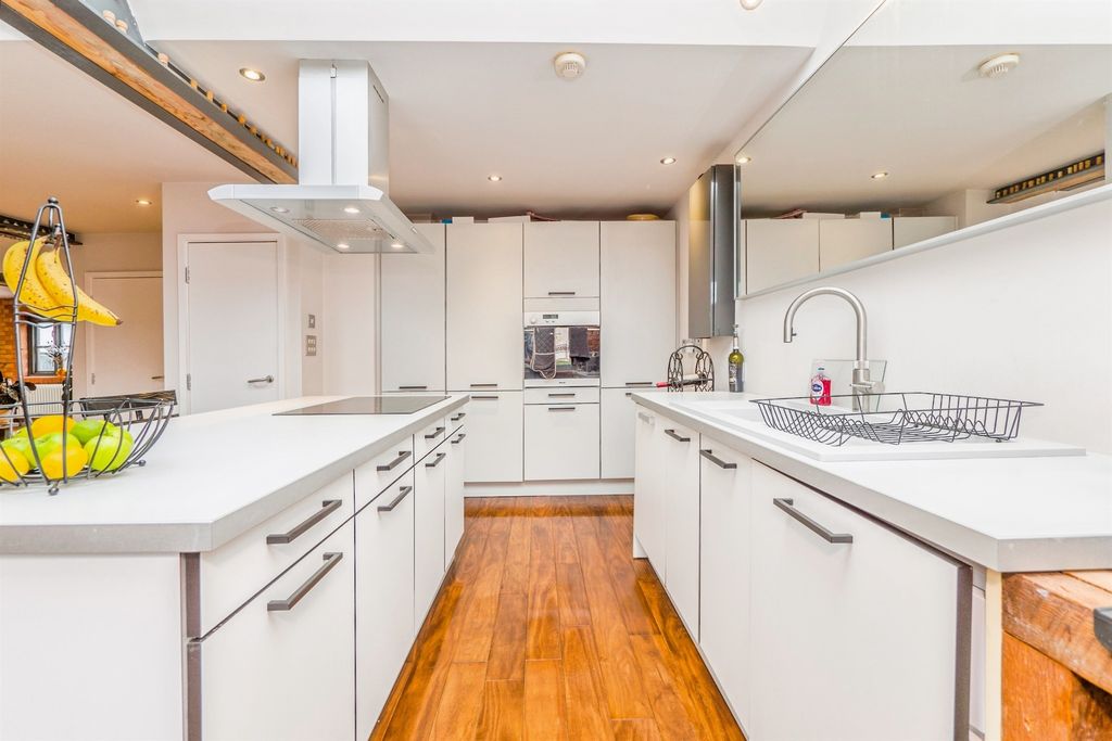 Additional image 5 of 2 bed flat for saleSevern Square, Cardiff CF11