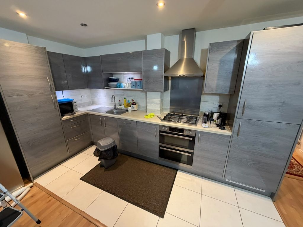 Property photo 1 of 6 2 Bed Flat To Rent Otter Way, Yiewsley Ub7 8Fa