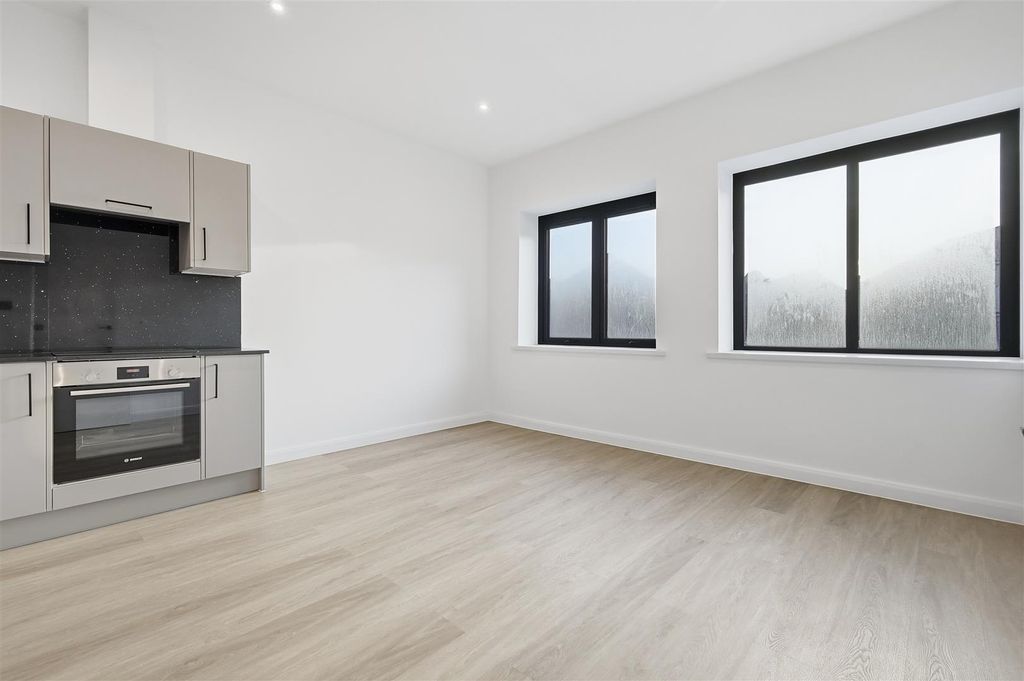 Property photo 2 of 8 002_Img_5874.Jpg