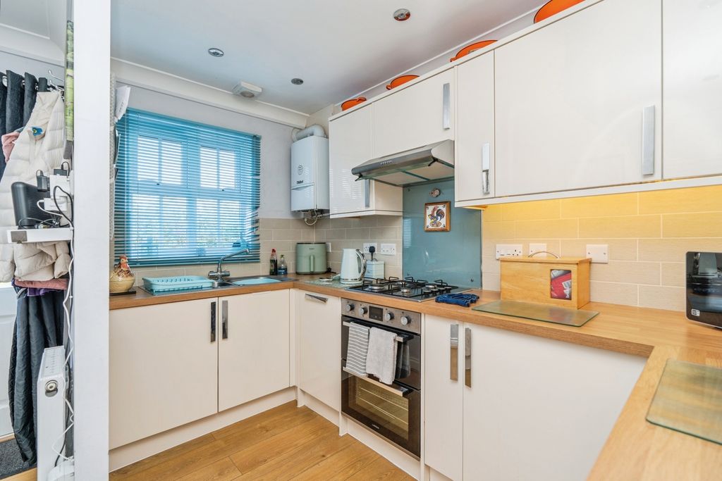 Property photo 3 of 17 Photo