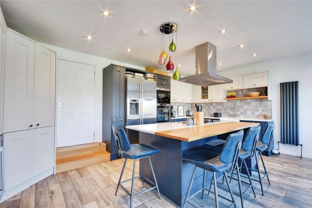 Property photo 3 of 28 Kitchen/Diner