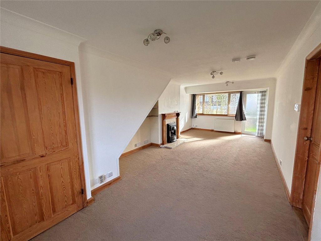 Property photo 2 of 19 Picture No. 24