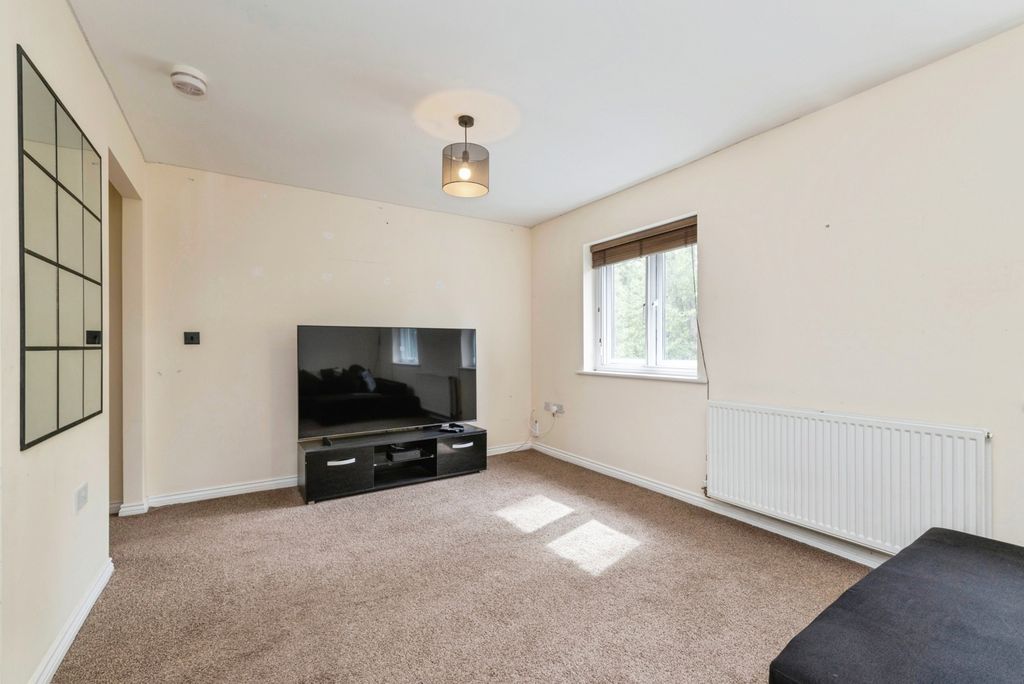 Property photo 3 of 11 Pbox-Img.Jpg