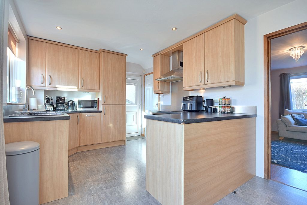 Property photo 2 of 20 Lilac Cliton Ewemove Brighouse (7)