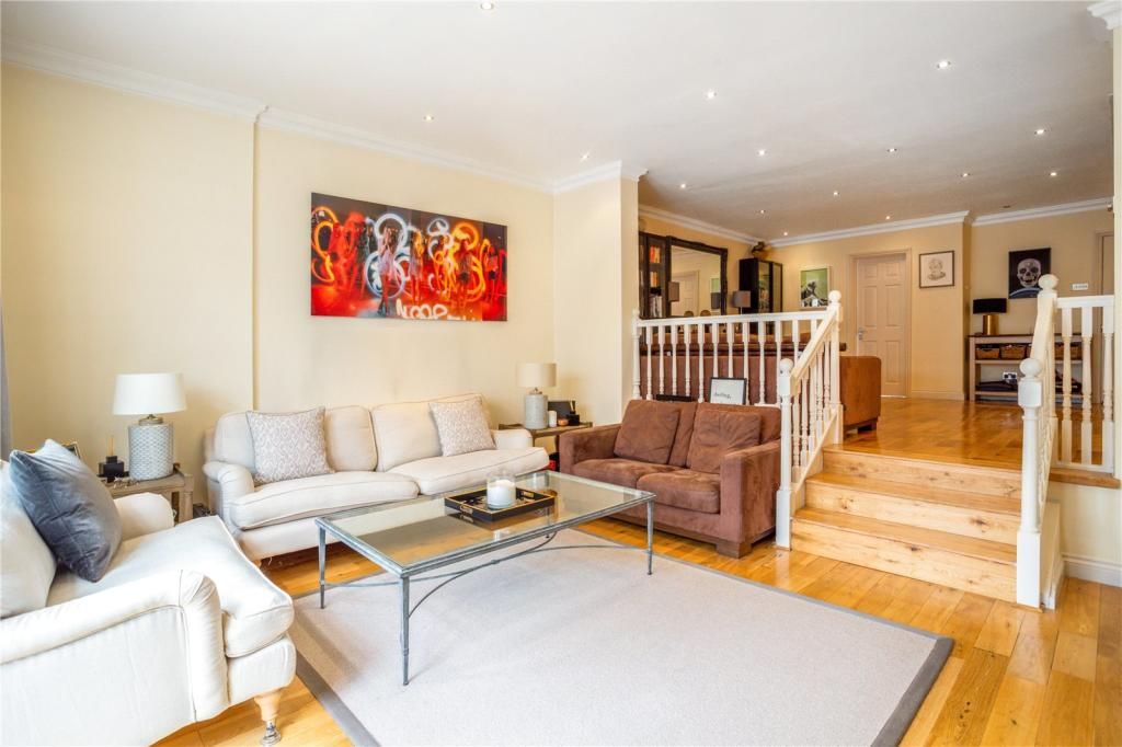 Property photo 3 of 17 Gallery