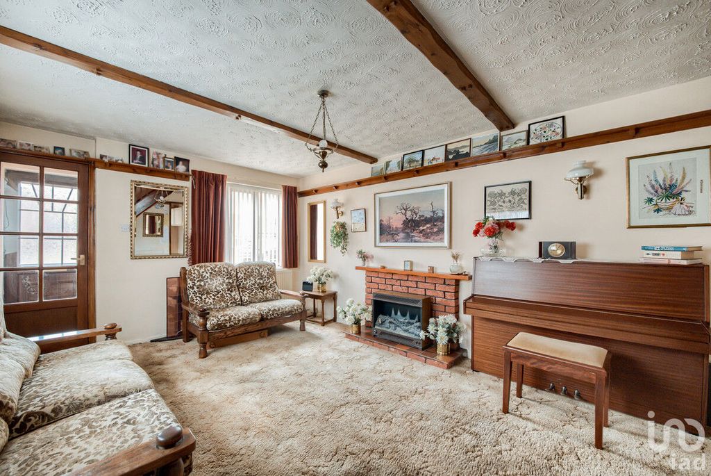 Property photo 2 of 15