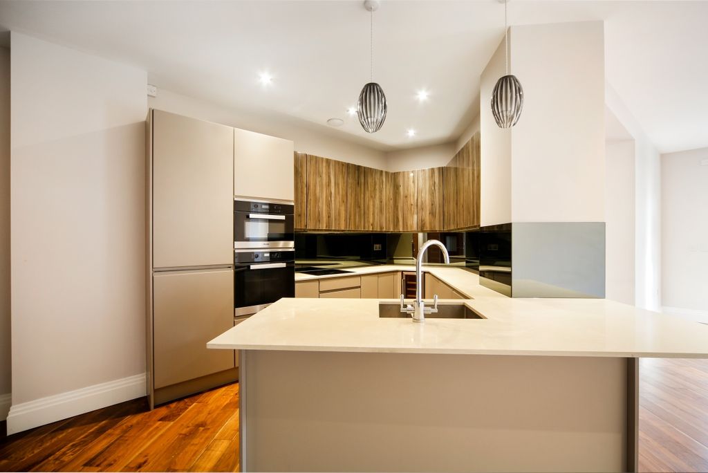 Property photo 3 of 18 Muswell Hill (6)