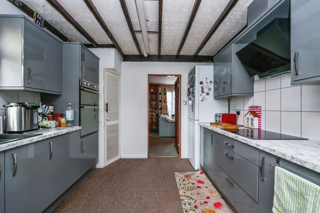Property photo 2 of 17