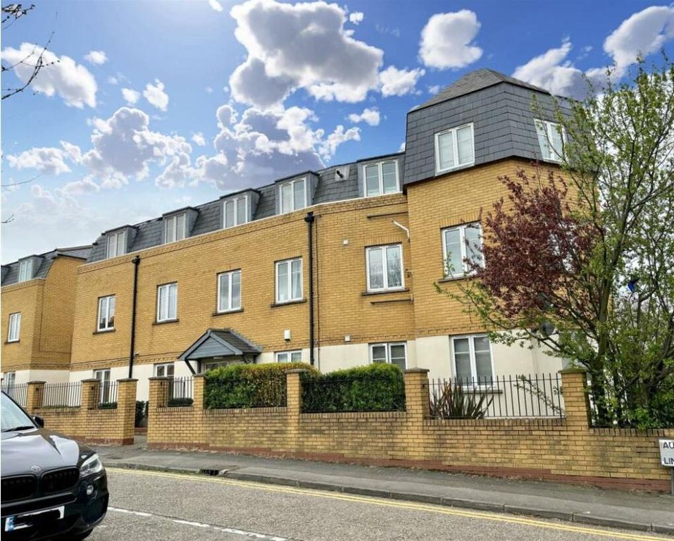 Property photo 1 of 7 Autumn Close.Jpg