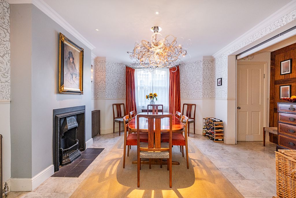 Property photo 3 of 30