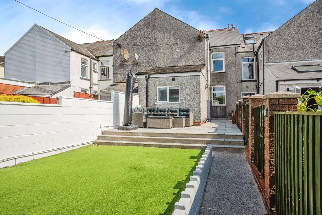 Property photo 2 of 21