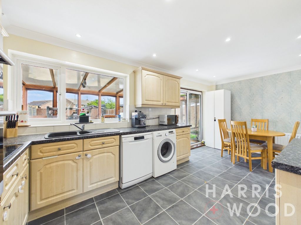 Property photo 2 of 23 5281242