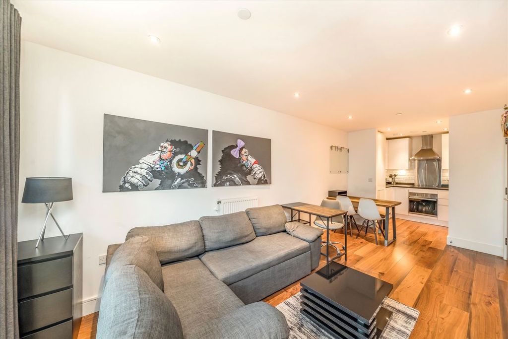 Property photo 1 of 6