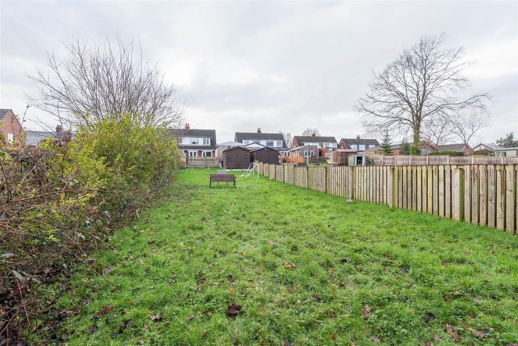 Property photo 2 of 20 Garden