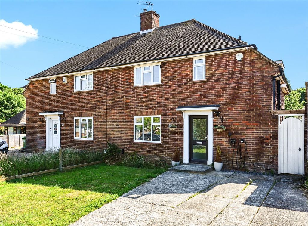 Property photo 1 of 21 24 Ocklynge Close Front Shot.Jpg