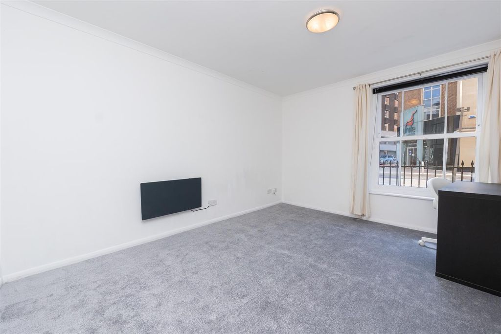 Property photo 2 of 9 Flat-4-88-Victoria-Street-Bs1-6Dp-2.Jpg