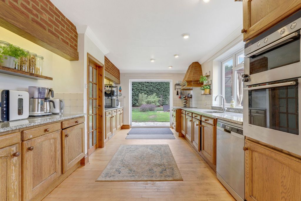 Property photo 2 of 43