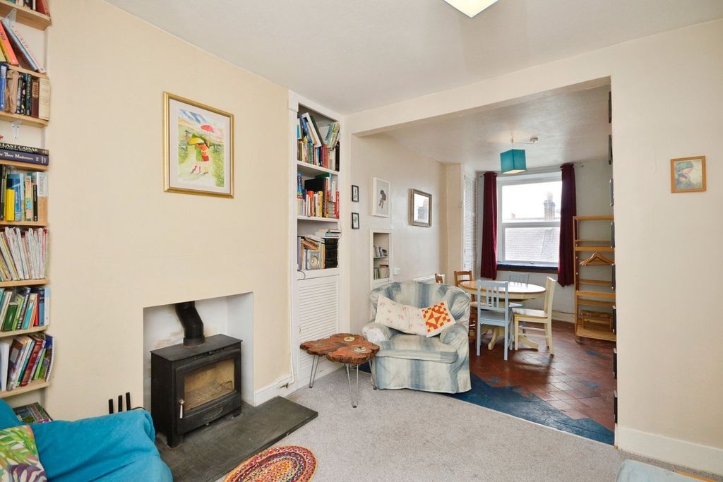 Property photo 3 of 14