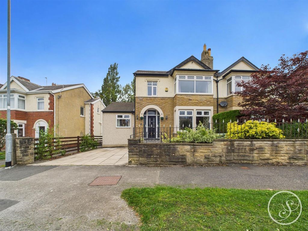 Property photo 1 of 35 External