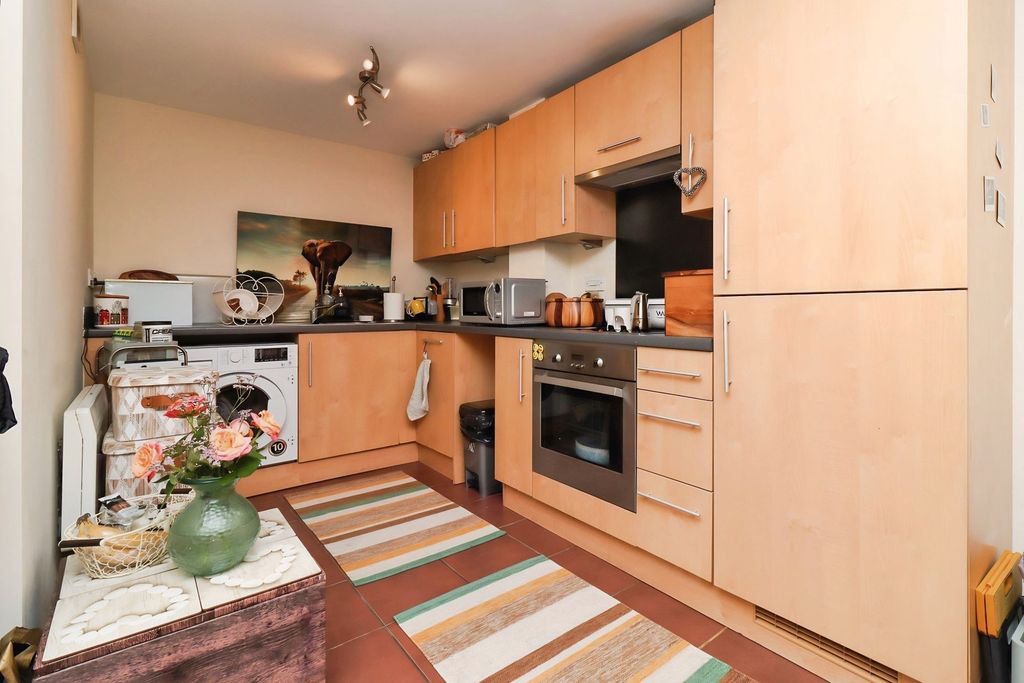 Property photo 2 of 4