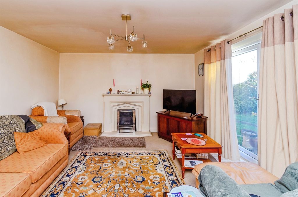 Property photo 3 of 14