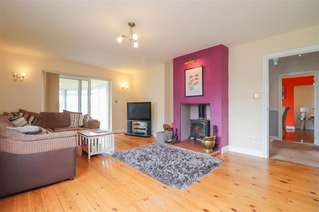 Property photo 3 of 36