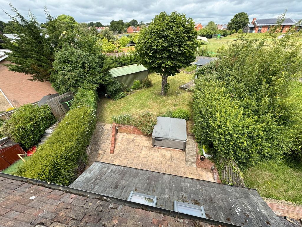 Property photo 2 of 27