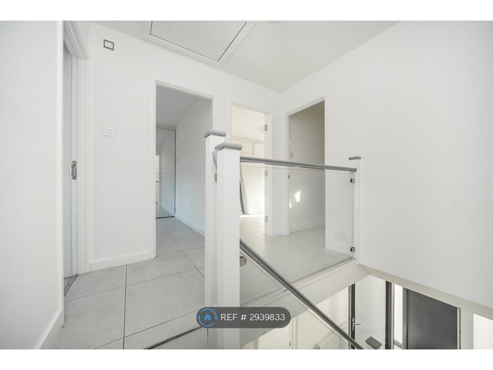 Property photo 3 of 27