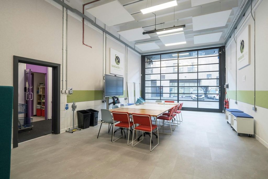 Property photo 2 of 12 Ground Floor