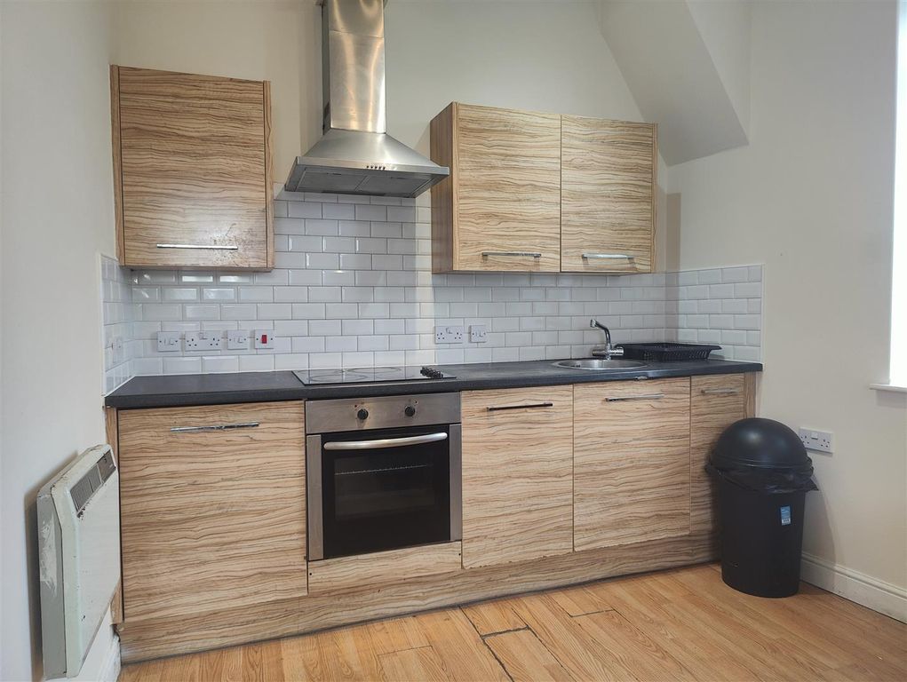 Property photo 3 of 7 Kitchen